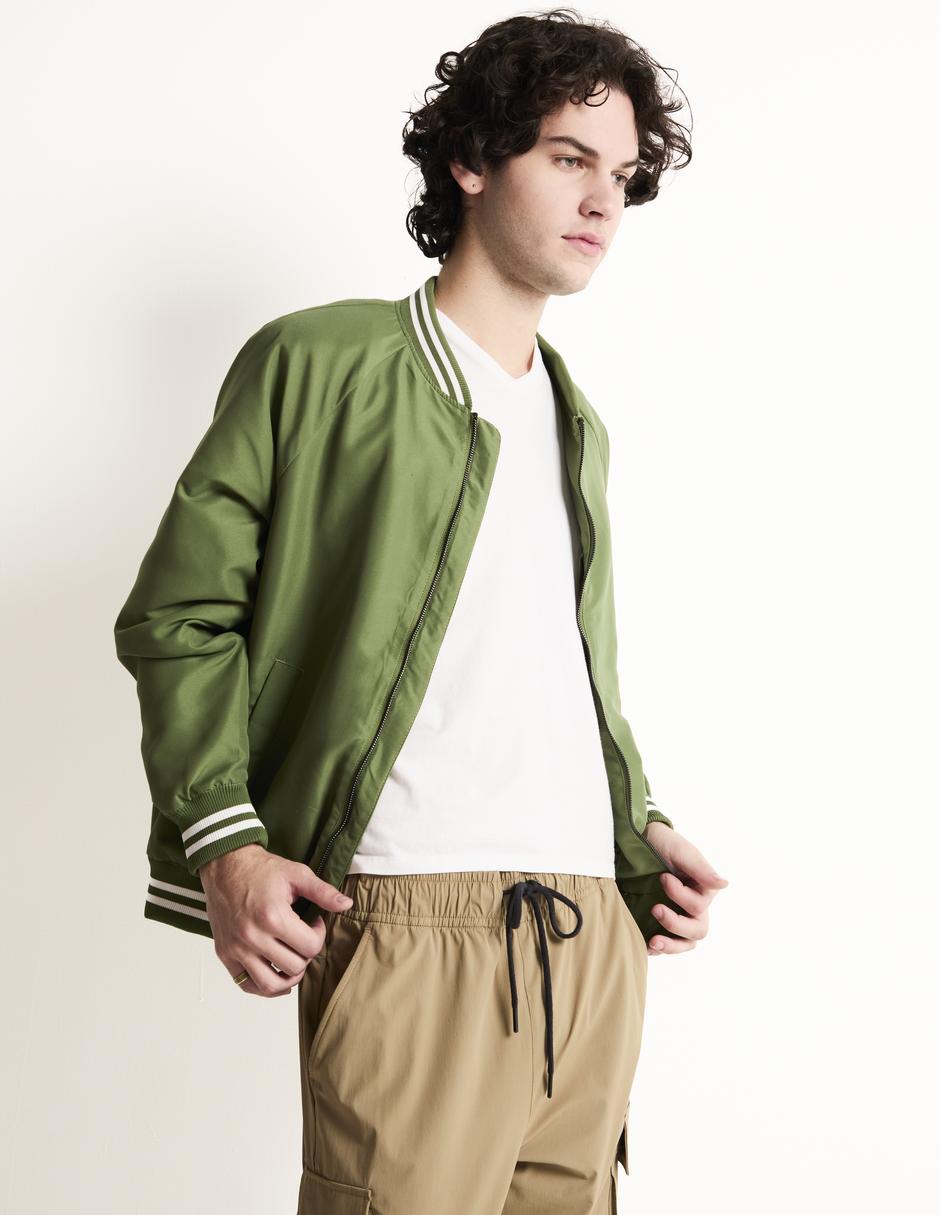 Chamarra bomber con bolsillos para hombre Chamarra bomber con bolsillos para hombre