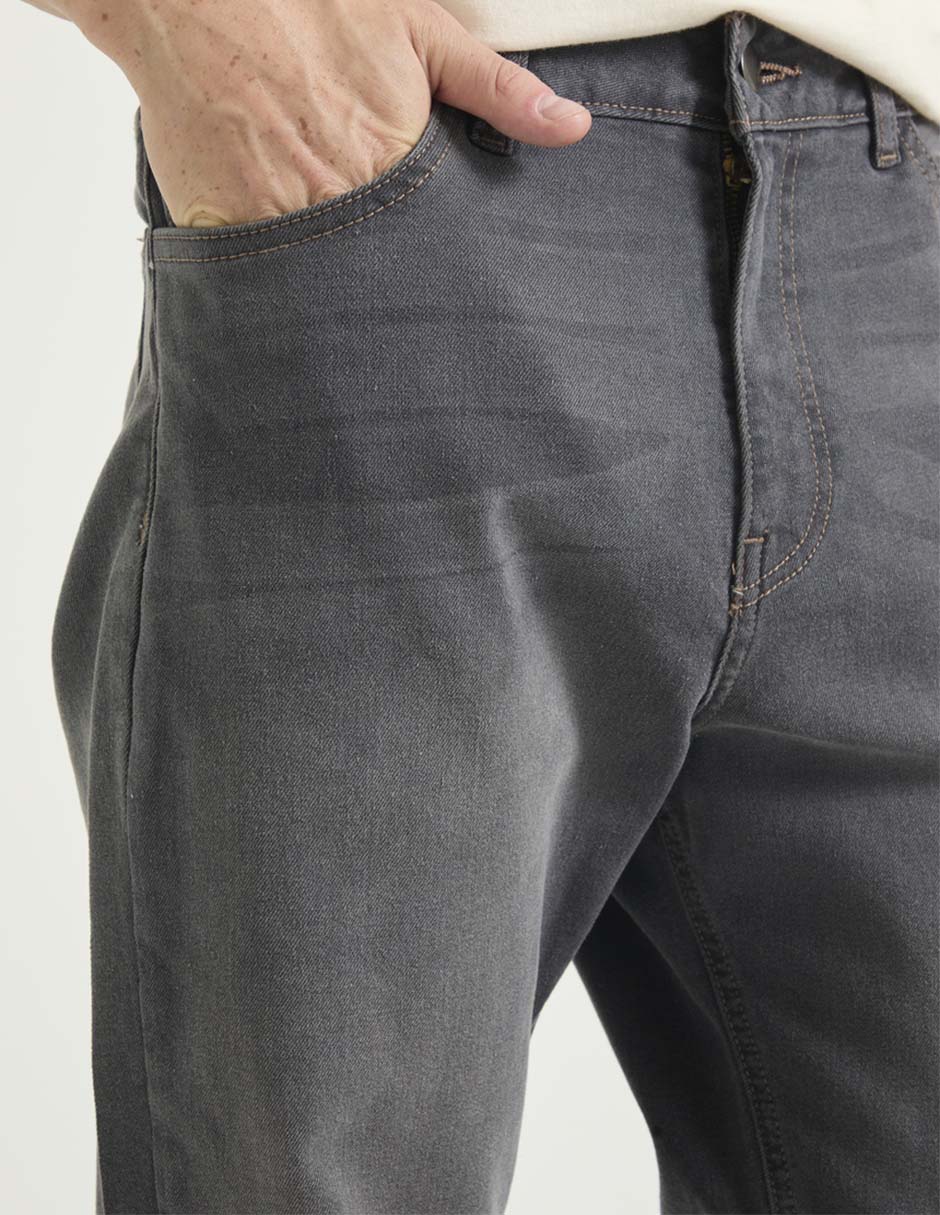 Jeans straight deslavado para hombre 4