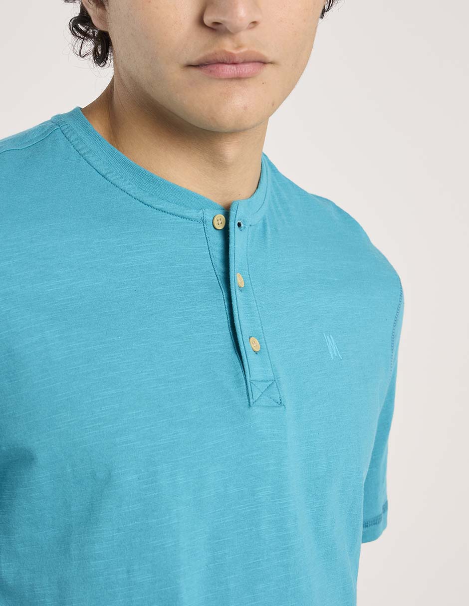 Playera cuello henley para hombre 4