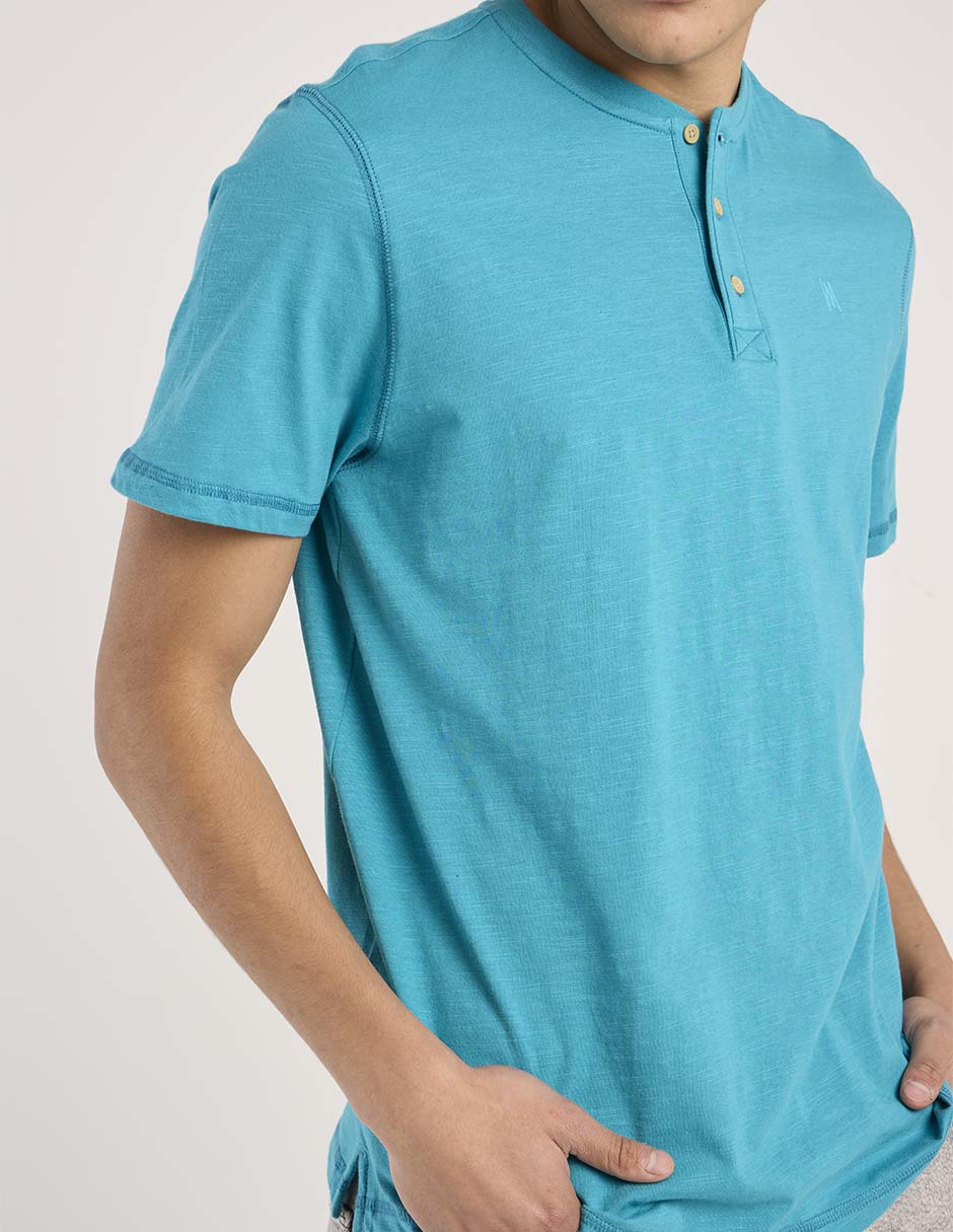 Playera cuello henley para hombre 5