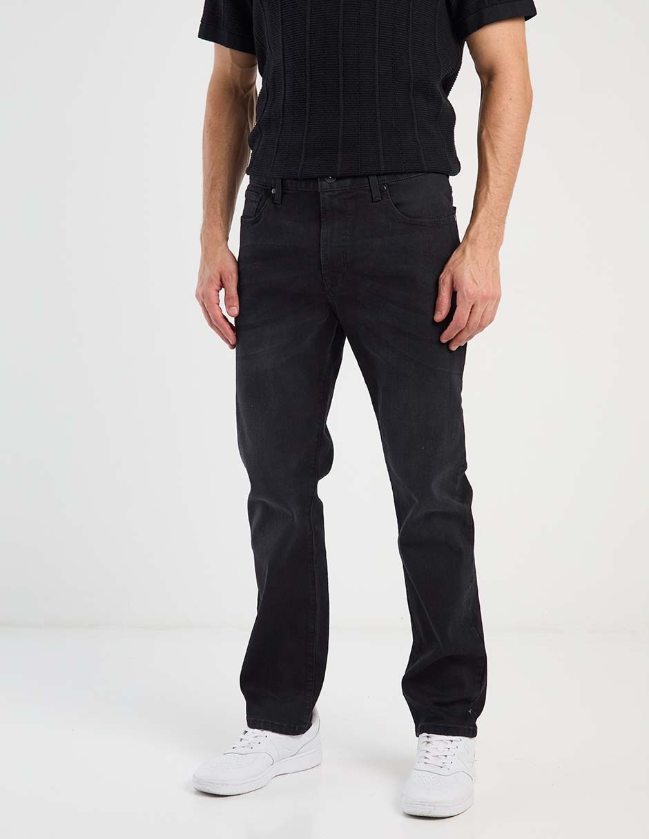 Jeans straight lavado obscuro para hombre